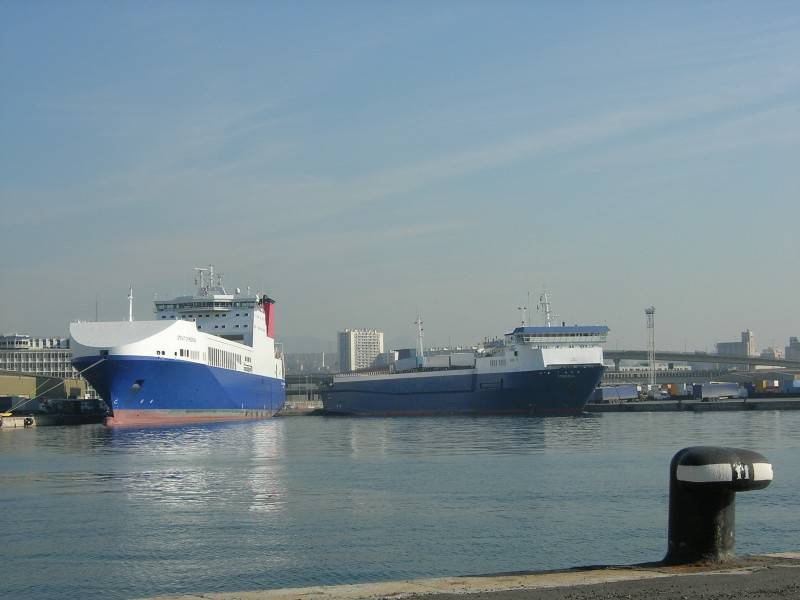 Transitaire international spécialisé dans le transport de matières dangereuses situé à Marseille